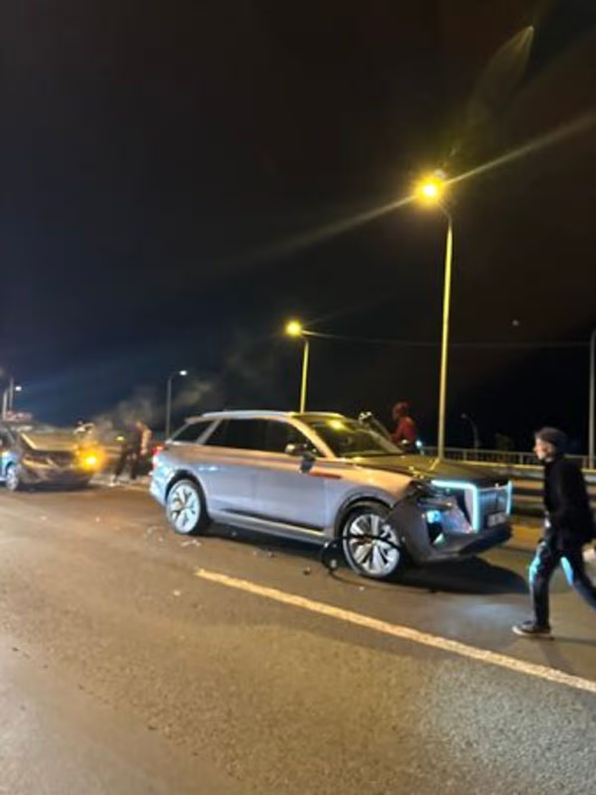 曼晚:奥纳纳遭遇连环追尾车祸,特拉布宗主席确认球员没有问题 曼晚:奥纳纳遭遇连环追尾车祸,特拉布宗主席确认球员没有问题
